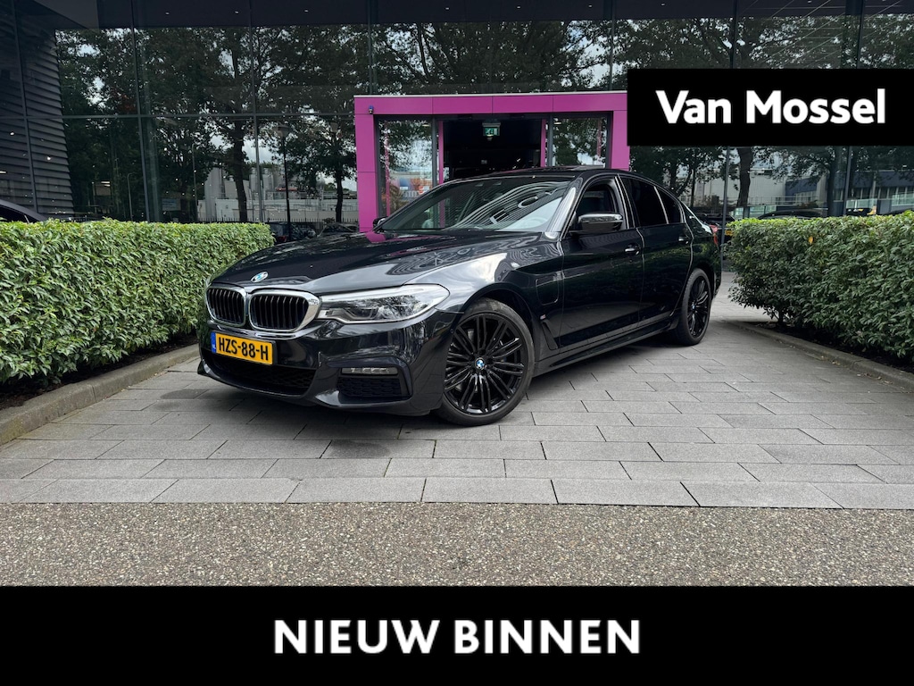 BMW 5-Serie 530e iPerformance High Executive | WORDT VERWACHT | PANORAMADAK | ACHTERUITRIJCAMERA | STOELVERWARMING | ELEKTRISCHE KOFFERKLEP | CLIMATE CONTROL | LEDER INTERIEUR | NAVIGATIE | LED VERLICHTING |