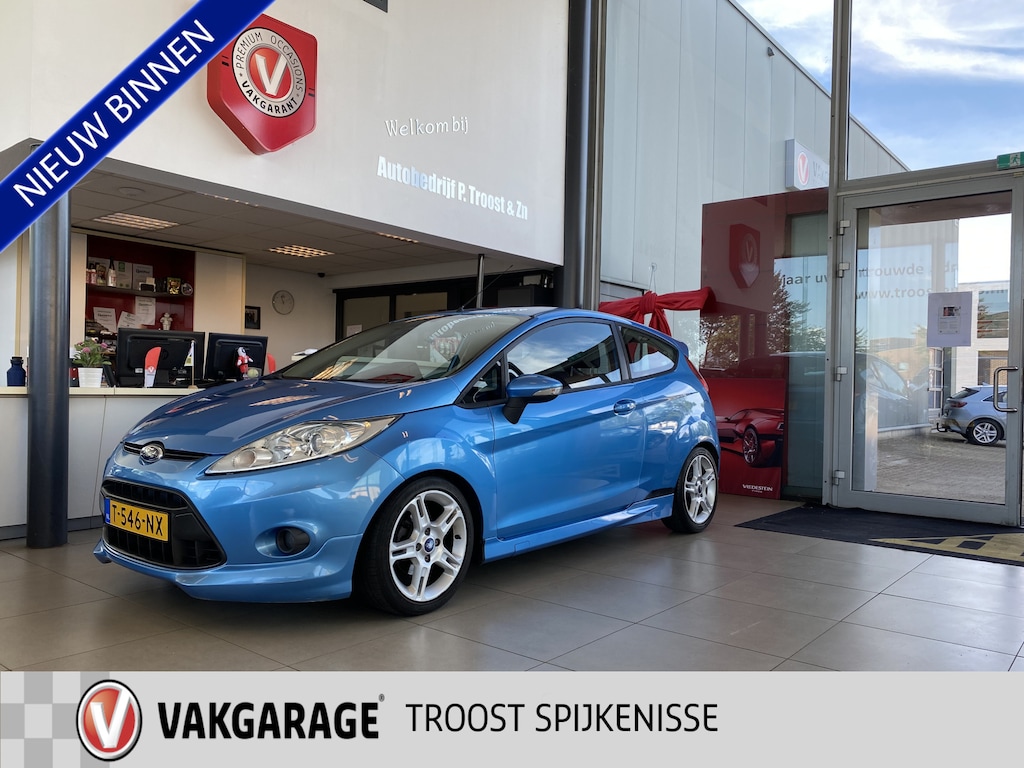 Ford Fiesta 1.6 Ghia,ST Line Pakket,Apple Carplay Android/Auto,Parkeerassistent,Airco,Elektrischpakket,Bluetooth,Spoilerkit,Sportstoelen,16 Inch Lmv