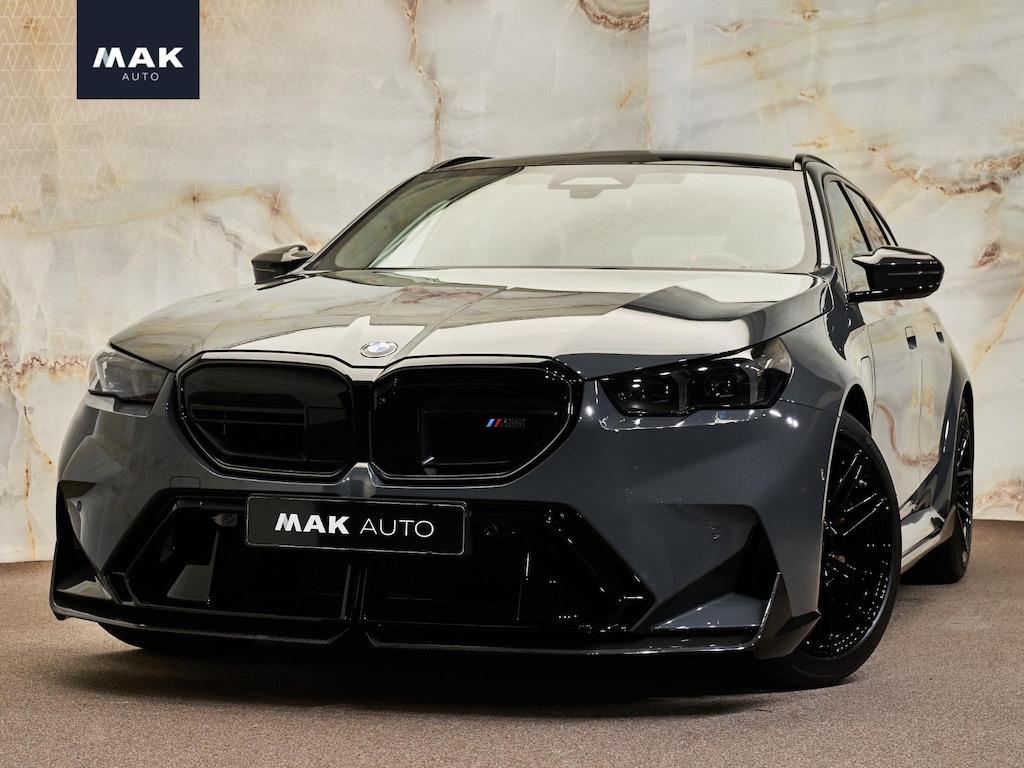 BMW M5 Touring V8 M Hybrid, IPE Exhaust, M Performance, Sonderlackierung, Ultimate Package, ceramic, pano, B&W, 21", stl.ventilatie, memory, carbon, leder, privacy