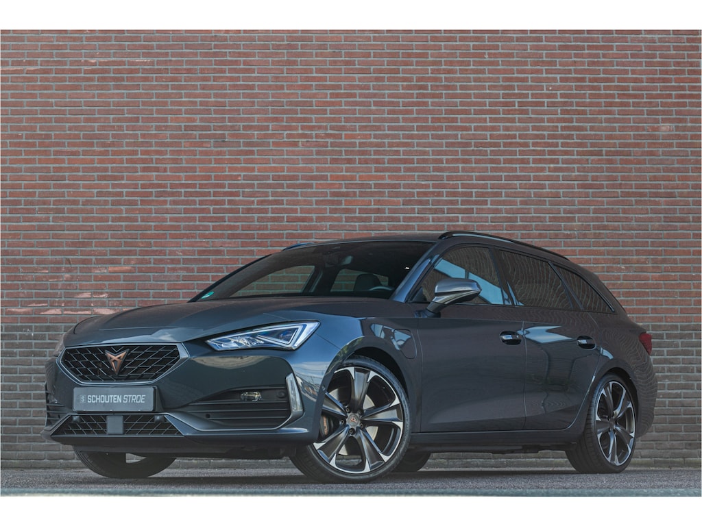 CUPRA Leon 1.4 e-Hybrid 245pk VZ, Panoramadak, Carplay, Stoel & Stuurverwarming, Camera, Adaptive Cruise, Keyless.