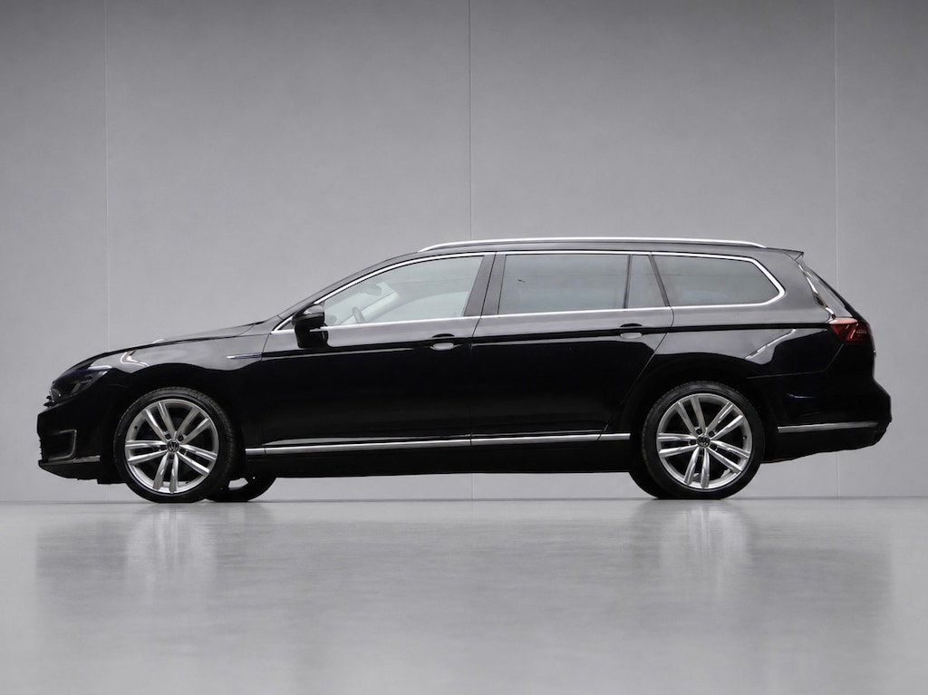 Volkswagen Passat Variant 1.4 TSI GTE Highline Sport (NAVI,CAMERA,STOELVERWARMING,CLIMATE,CRUISE,GETINT,SPORTSTOELEN,LM VELGEN)