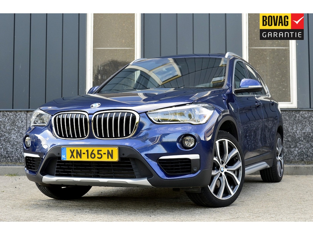 BMW X1 sDrive20i High Executive Rijklaarprijs-Garantie Panorama dak Leder Head-Up Camera Led Navigatie Airco