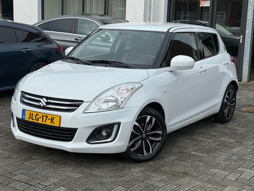 Suzuki Swift 1.2 Bandit EASSS, Trekhaak,Stoelverwarming,Airco,L.M.Velgen,Extra getint glas
