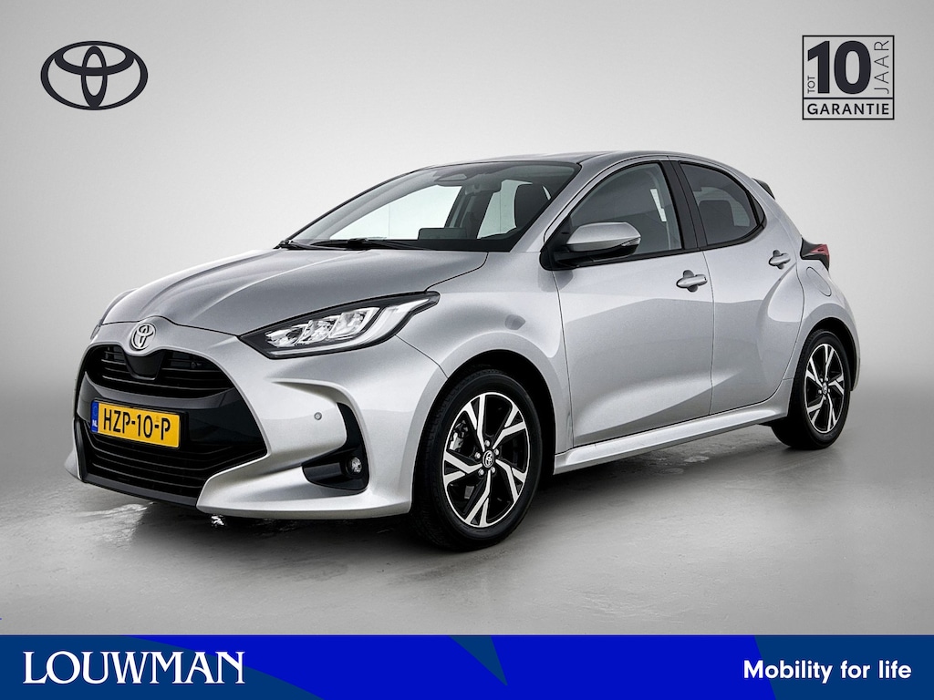 Toyota Yaris 1.5 Hybrid 115 Dynamic Comfort Pack | BTW voertuig | Dodehoek detectie | Stuur+stoelverwarming | Parkeersensoren voor+achter | Apple CarPlay/Android auto | Cruise Control Adaptive | Climate Control | ovv fin RS