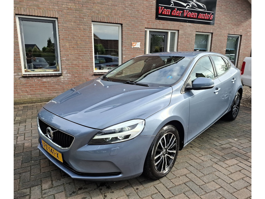 Volvo V40 2.0 T2 Nordic+. Nette auto, o.a. pdc, cruise, navi, stoelverwarming, elek ramen, etc. Prijs rijklaar incl garantie.