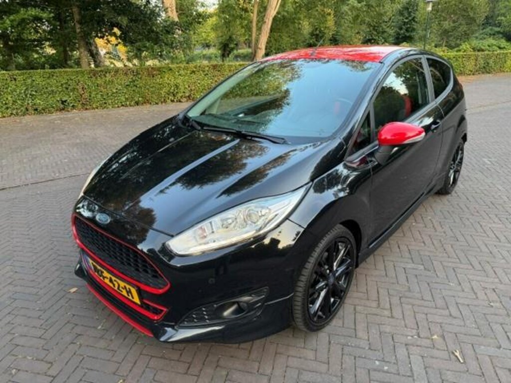 Ford Fiesta 1.0 Ecoboost Black/Red Edition 140PK/Navi/PDC/17inch/Stoelverwarming