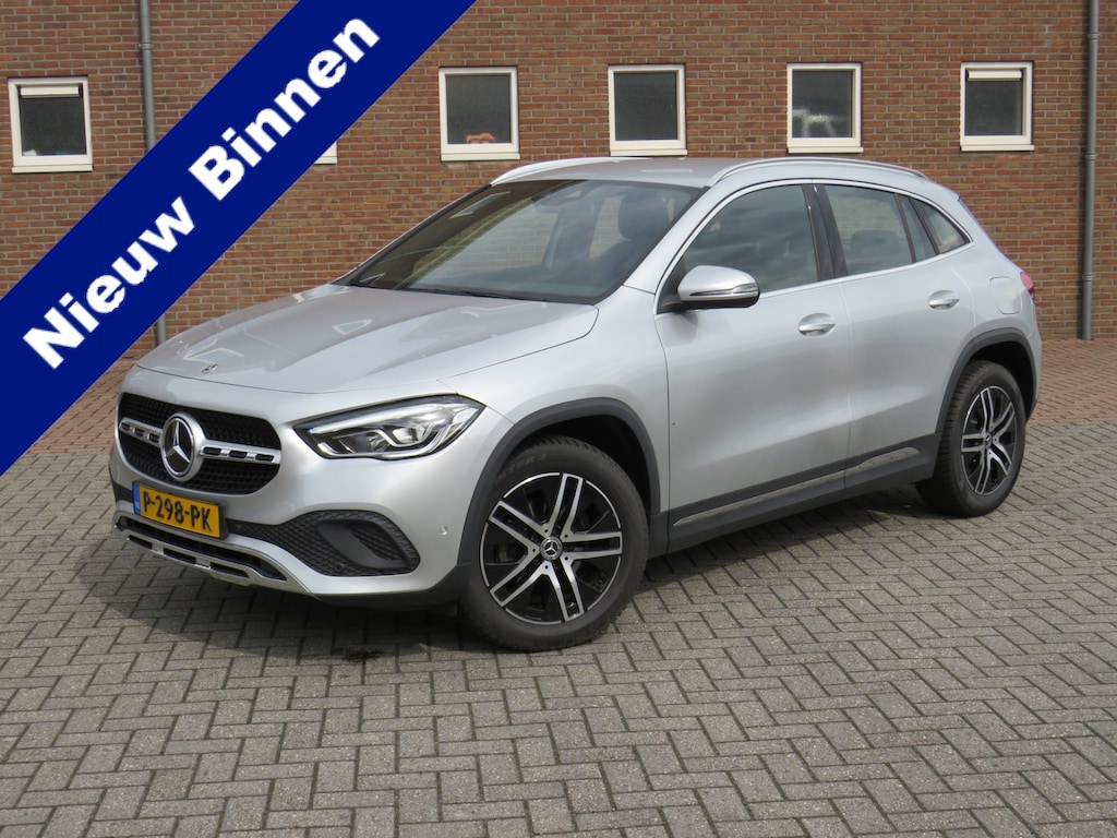 Mercedes-Benz GLA 180 Business Solution AMG * Rijklaarprijs incl. garantie * Wegkl. Trekhaak * Automaat * Leder * Led Koplampen *