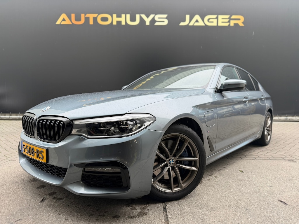 BMW 5-Serie 530e iPerformance High Executive - M Sport Camera Alcantara Sfeerverlichting