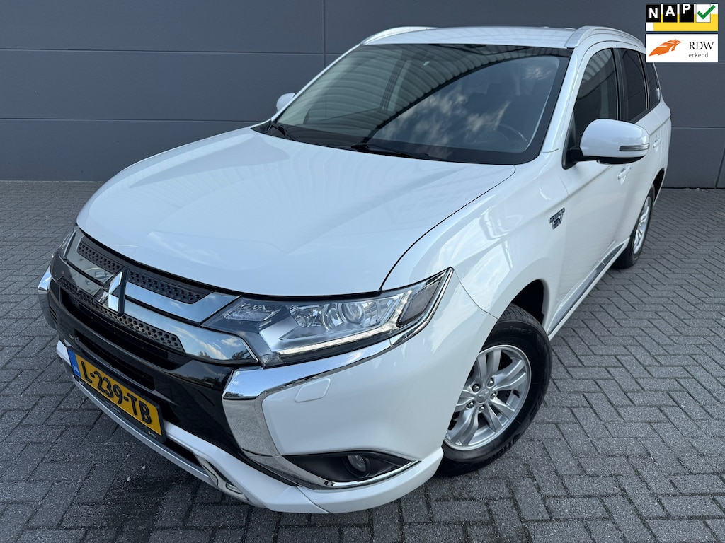 Mitsubishi Outlander 2.4 PHEV Pure*1eEigenaar*Camera*StoelVerwarm*Velgen*Climat-Airco*Cruise