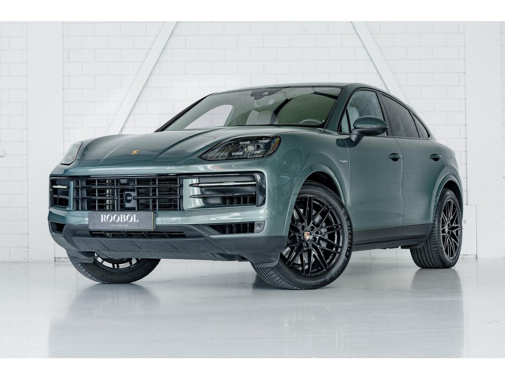 Porsche Cayenne Coupé E-Hybrid l PTS Malachite Green l Porsche Exclusive interieur