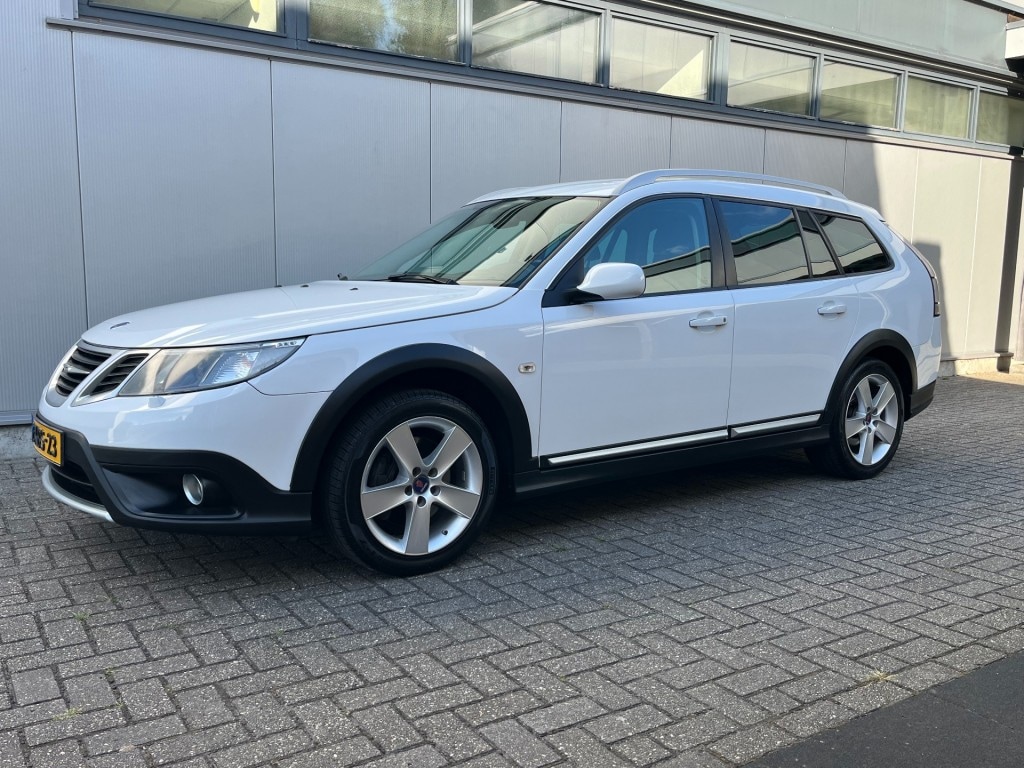 Saab 9-3X 2.0 T Aero XWD in wit