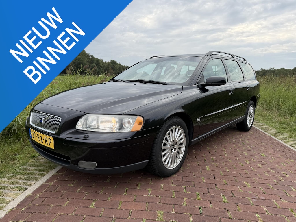 Volvo V70 2.4 Momentum volledig dealer onderhouden