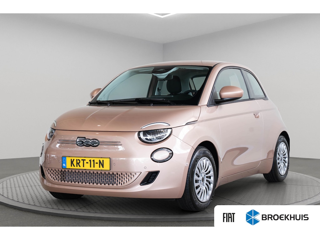 Fiat 500e 42 kWh | Camera | Navigatie | Parkeersensoren | Apple Carplay & Android Auto | Climate Controle | Keyless |