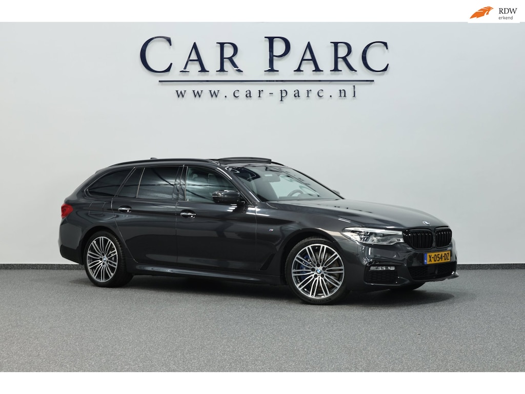 BMW 5-Serie Touring 540i xDrive M-Sport LED/VIRTUAL/SFEER/PANO/LEER+S.VERWARMING+MEMORY/19" LMV/360/ACC/ECC/12 MND GARANTIE!