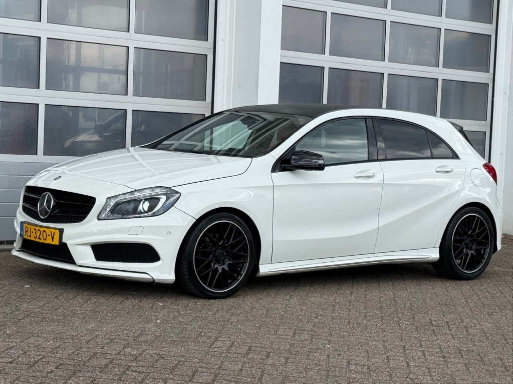 Mercedes-Benz A-klasse A180 Ambition AMG Aut. Xenon Cruise Stoelverw Pdc