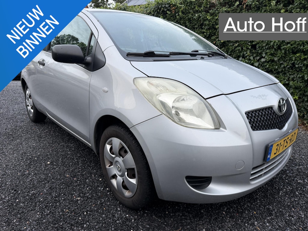 Toyota Yaris 1.0 VVTi Terra | Elekt. Ramen | Radio / CD | Stuurbekrachtiging | Nieuwe APK!