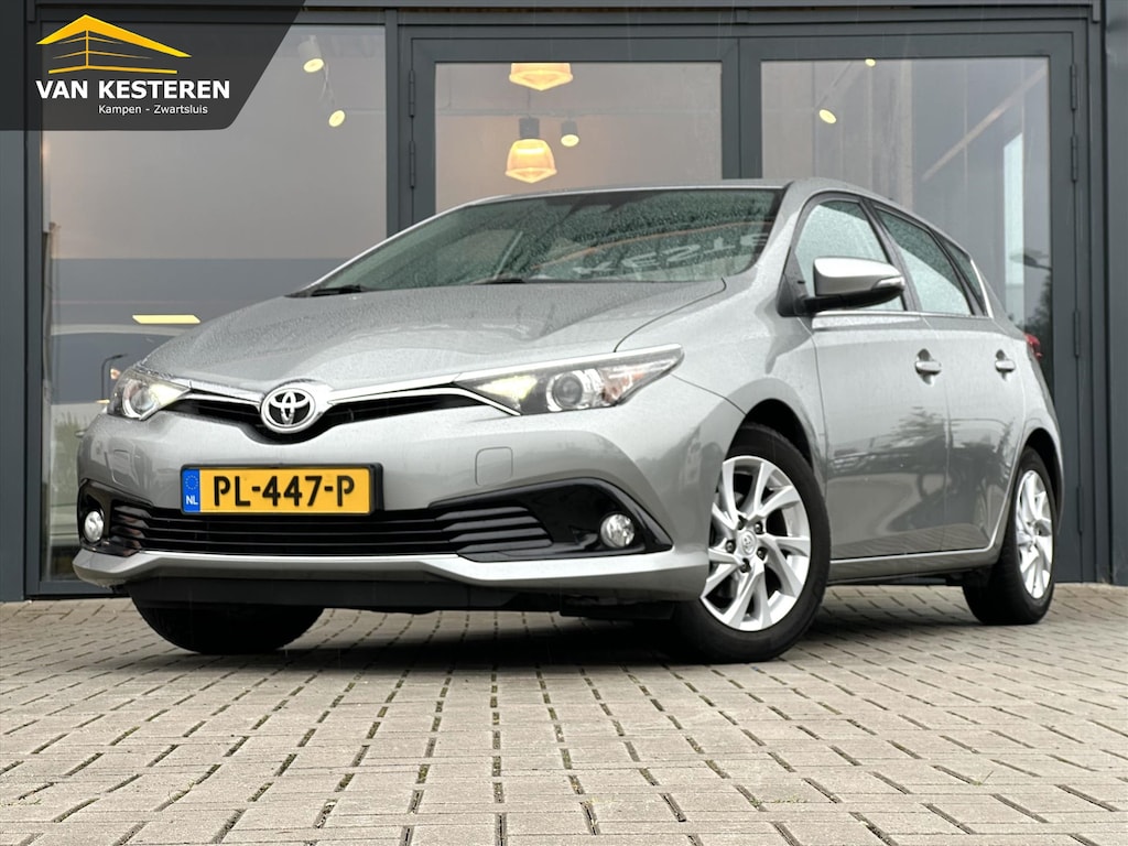 Toyota Auris 1.2T 116pk Aspiration Limited | Trekh. | Cam. | Stoelverw. | Nav. | Cruise C. | LMV | NL Auto |