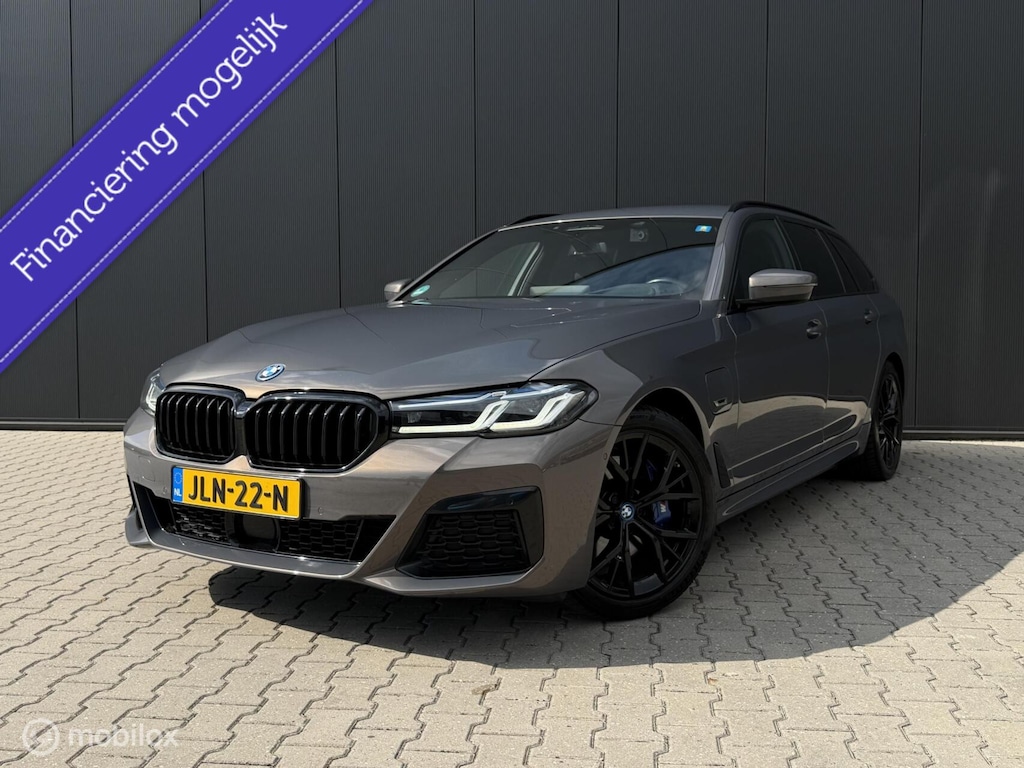 BMW 5-Serie Touring 530e Touring M-pakket/Laser/Trekhaak/headup/Alvit Grau