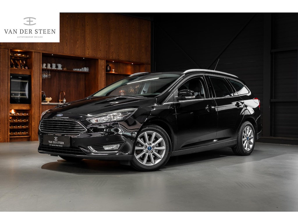Ford Focus Wagon 1.5 Titanium Edition Navigatie | Trekhaak | Cruise