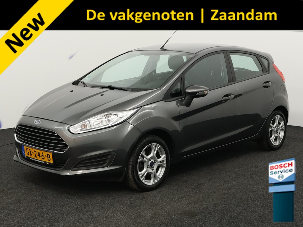 Ford Fiesta 1.0 Style airco, elecraam, 4-deurs, centrvergr, Hill hold, Bluetooth, Navigatie, Lichtmetalen velgen Een comfortabele en luxe hatchback die een moderne uitstraling combineert met een verrassend ruim interieur. Dankzij de efficiënte 1.0-liter motor biedt deze auto een prettige rijervaring en