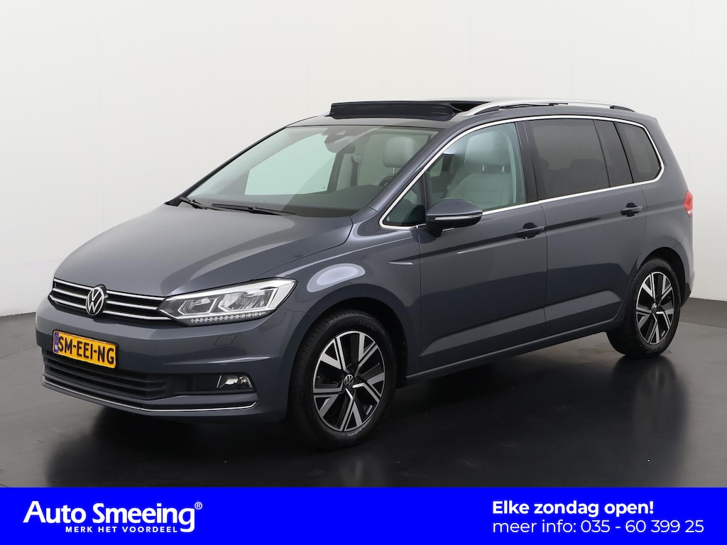 Volkswagen Touran 1.5 TSI Highline DSG | 7 Persoons | Leder | Trekhaak | Panoramadak | Zondag Open!