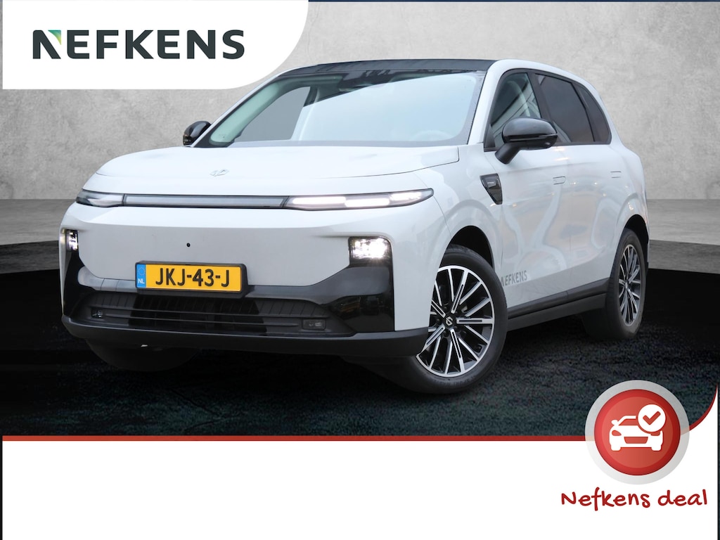 Leapmotor B10 Design ProMax 67.1 kWh 1ste eigenaar | Stoelverwarming + ventilatie | Hands-Free achterklep | Panorama-dak | 18" LMV | Apple Carplay & Android Auto