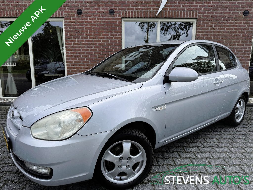 Hyundai Accent 1.4i Dynamic NIEUWE APK / RIJDT GOED / RIJKLAAR