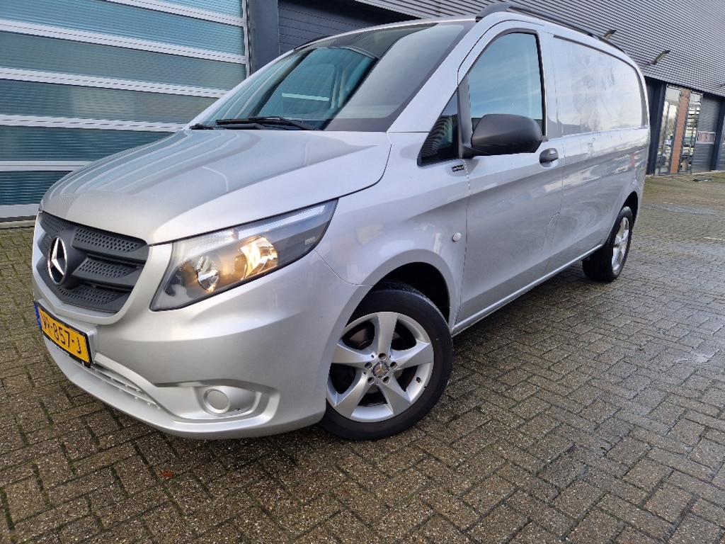 Mercedes-Benz Vito full options 100.000km dealer auto 1e eig cruise bumpers in kleur lm 3-pers climate control zeer mooi