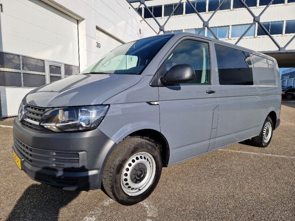 Volkswagen Transporter 2.0 TDI L2H1 DC euro6 150pk zeer mooi 6-pers trekhaak airco cruise Trendline