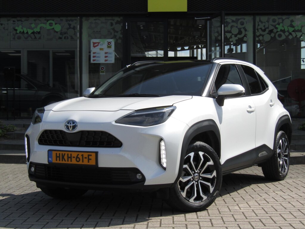 Toyota Yaris Cross 1.5 VVT-I Hybrid 116pk CVT Dynamic / Panoramadak / Navi / Camera / Elektr. Achterklep