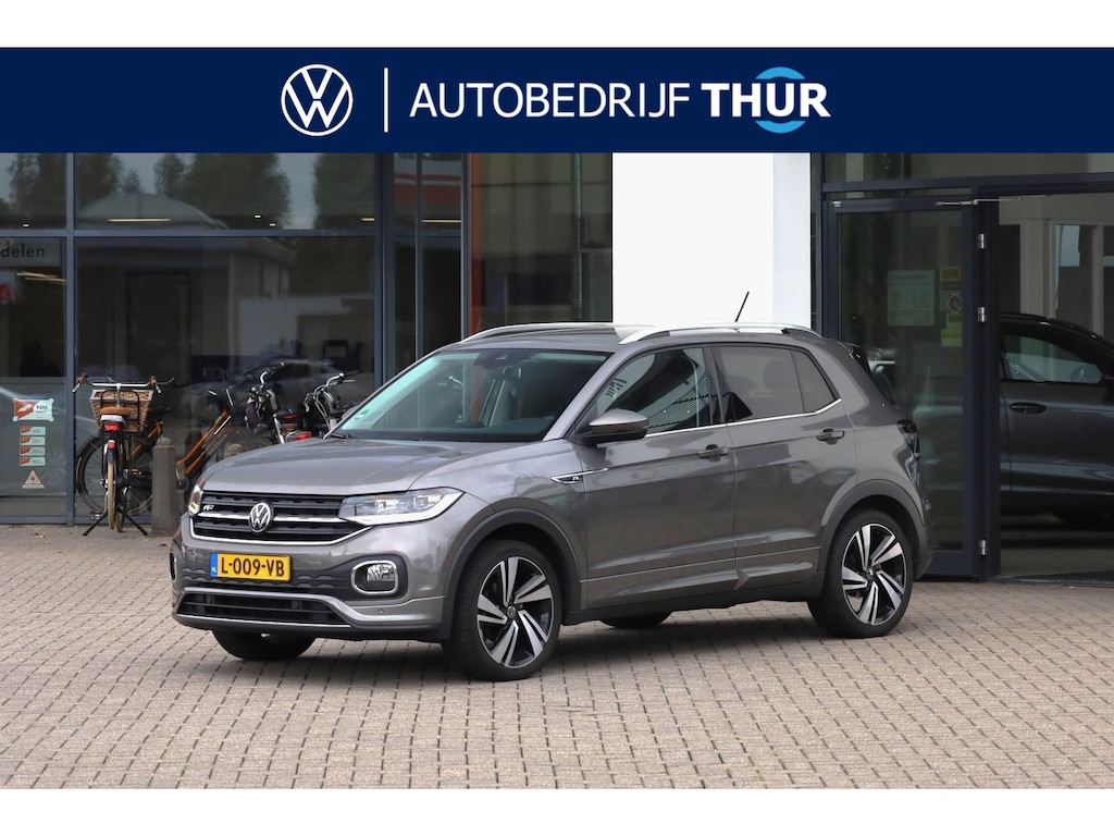 Volkswagen T-Cross 1.0 TSI Style Door ons geleverd en onderhouden, achteruitrijcamera (Rear View), parkeersensoren voor en achter (PDC), navigatie, 2-zone climatronic, adaptieve cruise control (ACC), privacy glas, digital cockpit pro, elektrisch verstel-, verwarm- en inklapbare buitenspiegels, multifunctioneel lederen stuurwiel, grootlichtassistent (Light Assist), dodehoekdetectie (Side Assist), draadloze telefoonlader, keyless go & entry etc.
