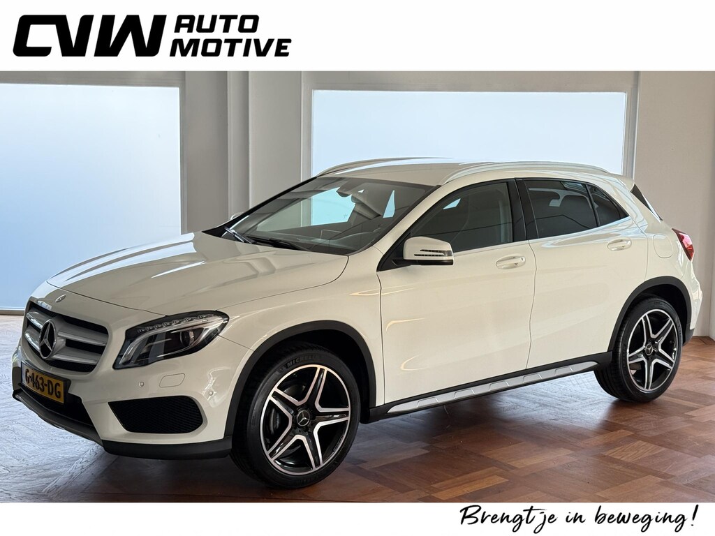 Mercedes-Benz GLA 200 AMG line | Navigatie | 19 inch AMG velgen | Bi-Xenon | Camera | PDC voor+achter | Half lederen sportstoelen met stoelverwarming | Bluetooth | Airconditioning | Volledige onderhoudshistorie aanwezig!