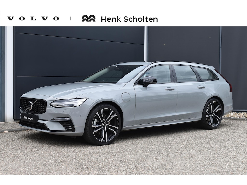 Volvo V90 T8 Plug-in hybrid AWD Ultra Dark | Luchtvering | Trekhaak | Panoramadak | Head up display | Verwarmbare voorstoelen met massagefunctie | Premium audio by Bowers&Wilkins | Interieur voorverwarming