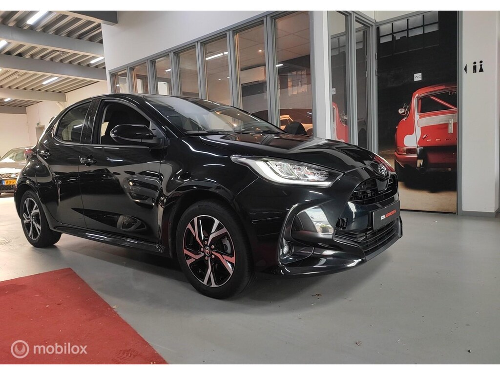 Toyota Yaris 1.5 Hybrid AUTOMAAT camera CARPLAY ANDROID Cruide stoelver velgen