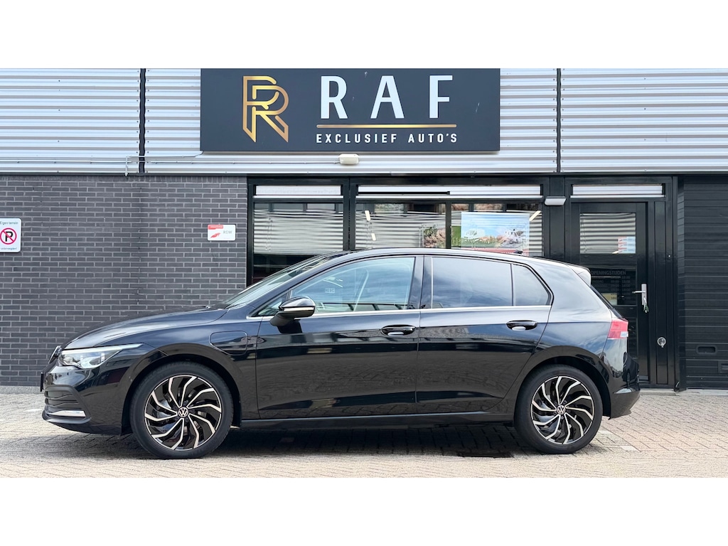 Volkswagen Golf 1.4 eHybrid Style,Automaat,Carplay,Verw Stoelen,Verw Stuur,Massage stoel,Trekhaak