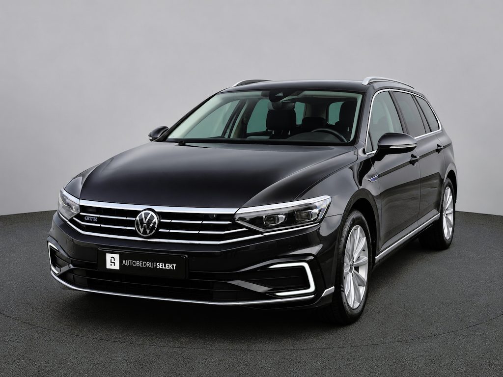 Volkswagen Passat Variant 1.4 TSI PHEV GTE | Matrix | Leer | Sfeerverlichting | Camera | Mangangrau Metallic