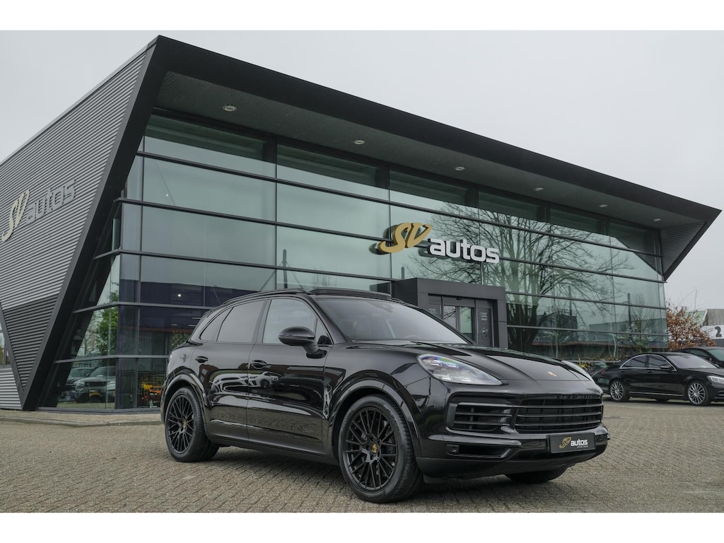 Porsche Cayenne S 2.9 S 441pk Panoramadak Trekhaak elektrisch Comfortstoelen Black edition Luchtvering DAB Sfeerverlichting