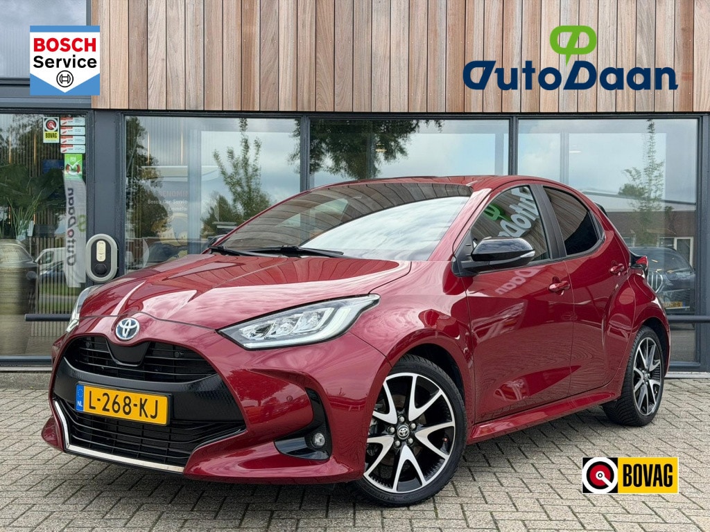 Toyota Yaris 1.5 Hybrid Executive Automaat Stoelverwarming JBL HUD Navigatie Camera LED Half Leder