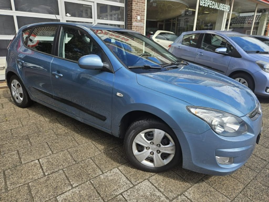 Hyundai i30 1.6i Dynamic Beschadigingen zie foto's
