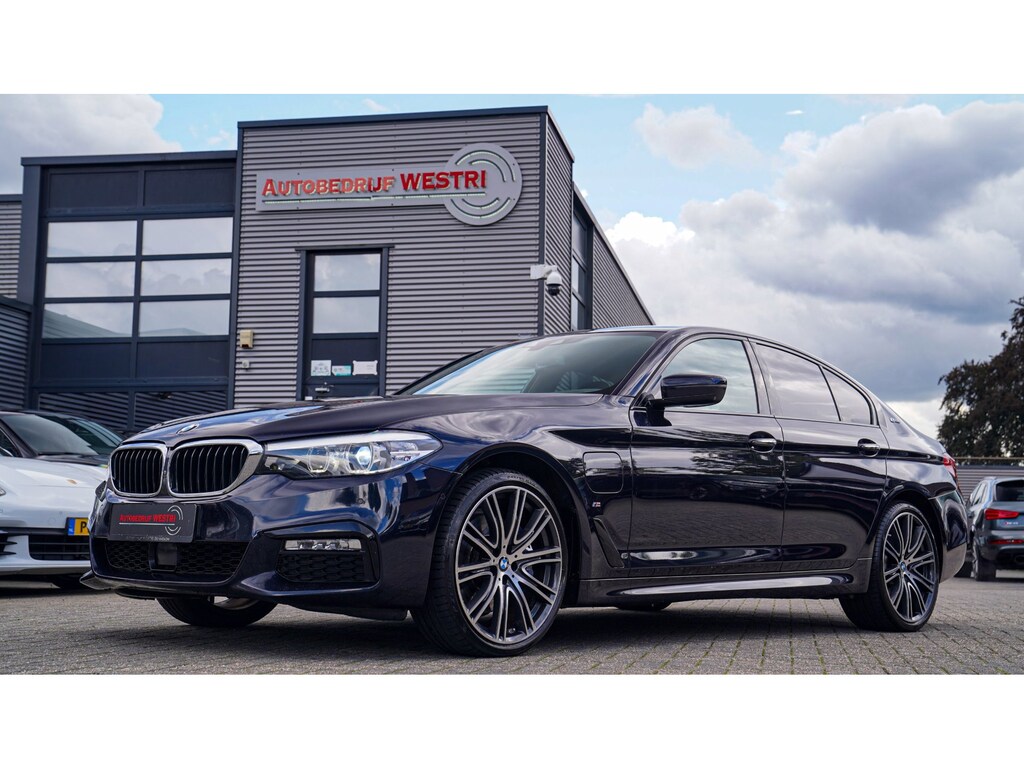 BMW 5-Serie 530e iPerformance High Executive | Harman/Kardon | 360 Camera | Memory | Adaptief Cruise | Lane Assiist