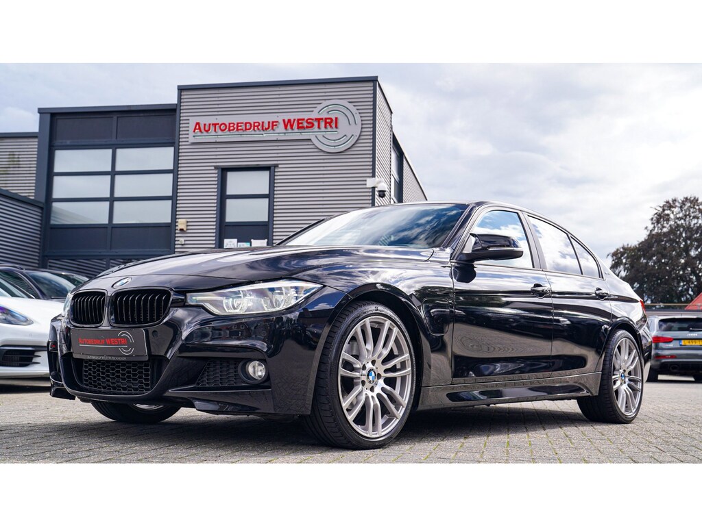 BMW 3-Serie 330e High Executive | Stoelverwarming | PDC | Navigatie | Bluetooth | M-Look