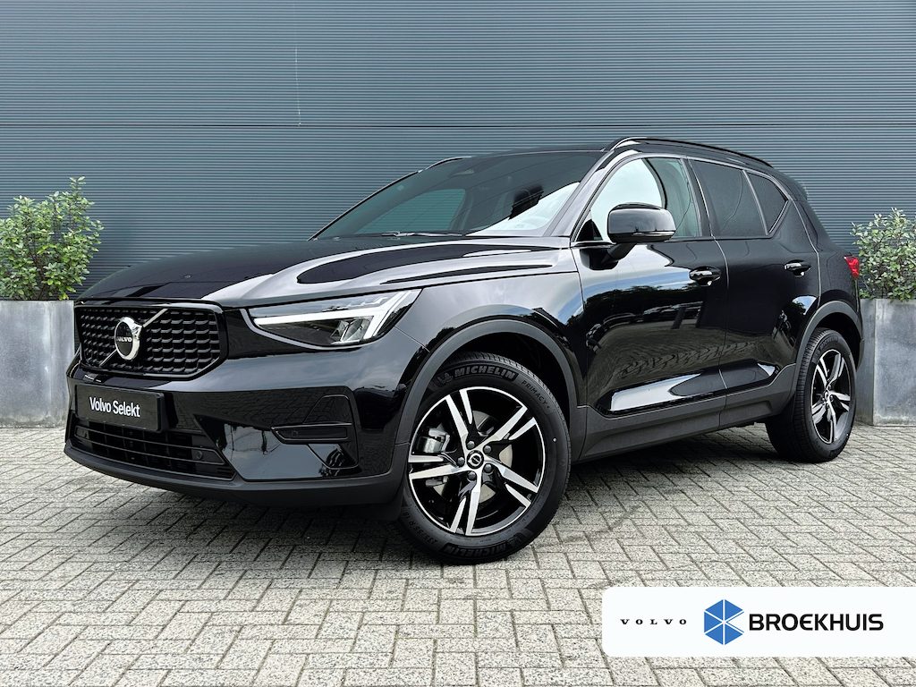 Volvo XC40 2.0 B4 Plus Dark | Panoramadak | Harman/Kardon | Trekhaak | Camera |