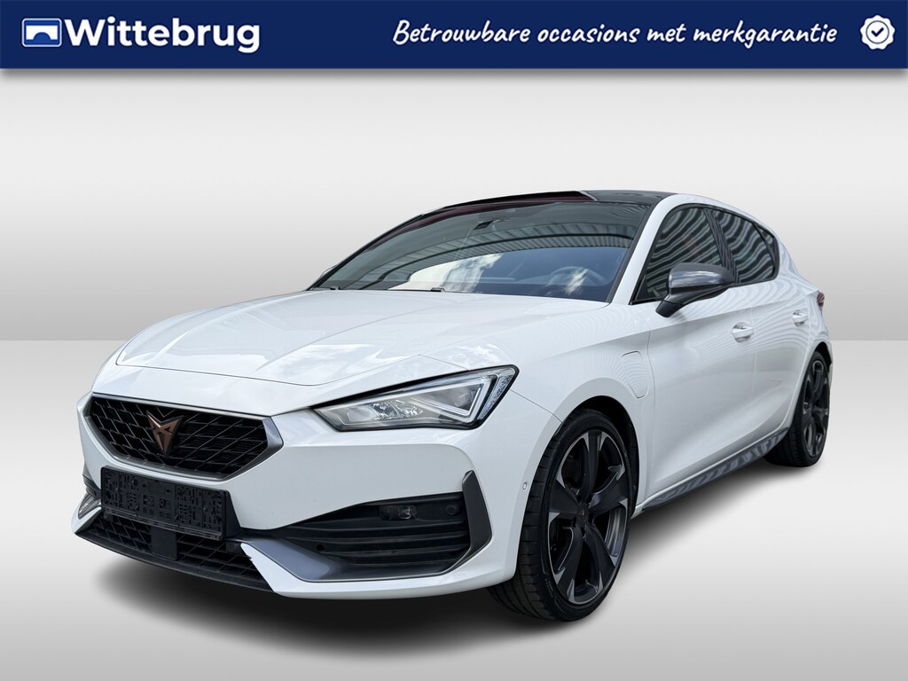 CUPRA Leon 1.4 e-Hybrid 245pk Performance DSG Automaat / Panoramadak / Performance / 19"LM velgen / Navigatie