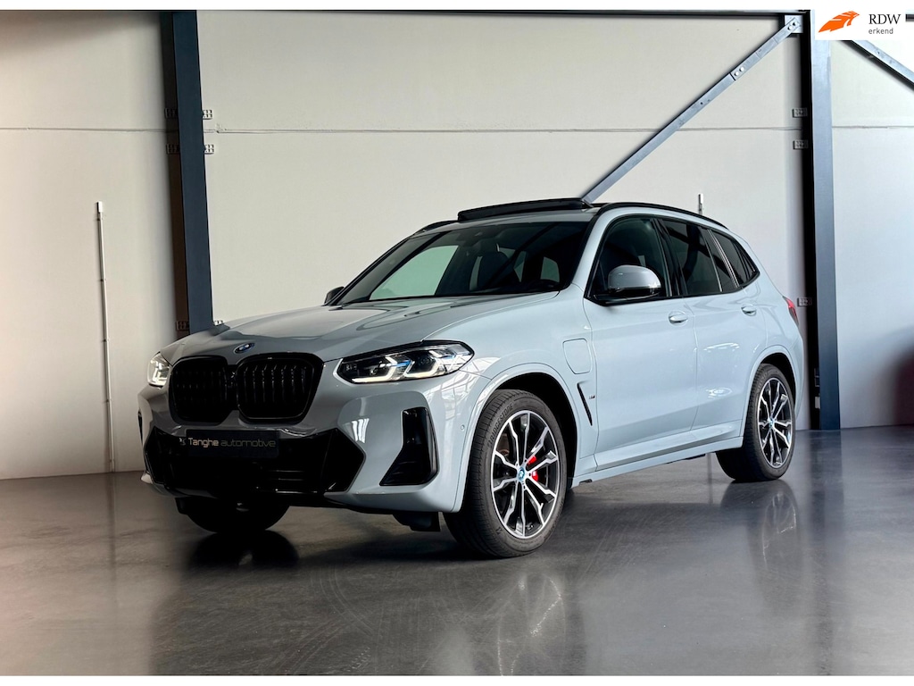BMW X3 XDrive30e M-Seats,ACC,Trekhaak,Carbon,HUD,Stuurverwarming,Leer