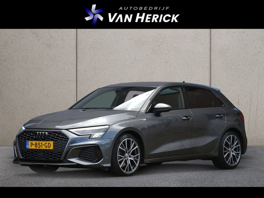 Audi A3 Sportback 30 TFSI S edition Automaat | Navi | ACC | Trekhaak | 18" lmv