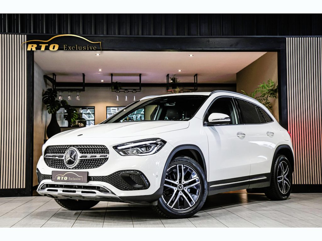 Mercedes-Benz GLA Luxury 200 TREKHAAK CARPLAY NAVI ADAPTIEF CRUISE ECC.