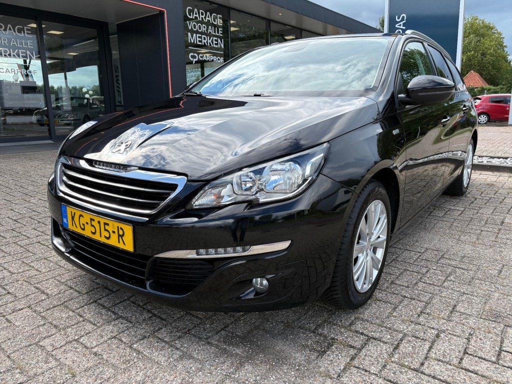 Peugeot 308 1.2 SW PureTech Style Trekhaak - Clima - Pano