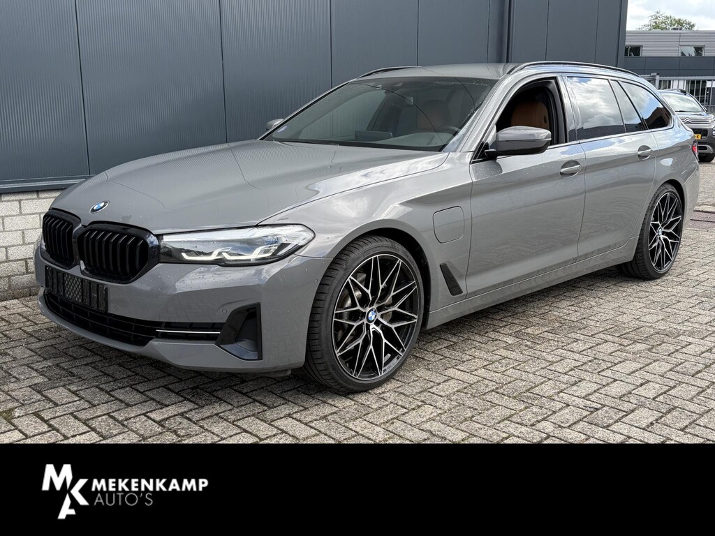 BMW 5-Serie Touring 530e High Executive 20"/Leder/Camera/Stoelverwarming/Sfeerverlichting/Apple Carplay & Android Auto