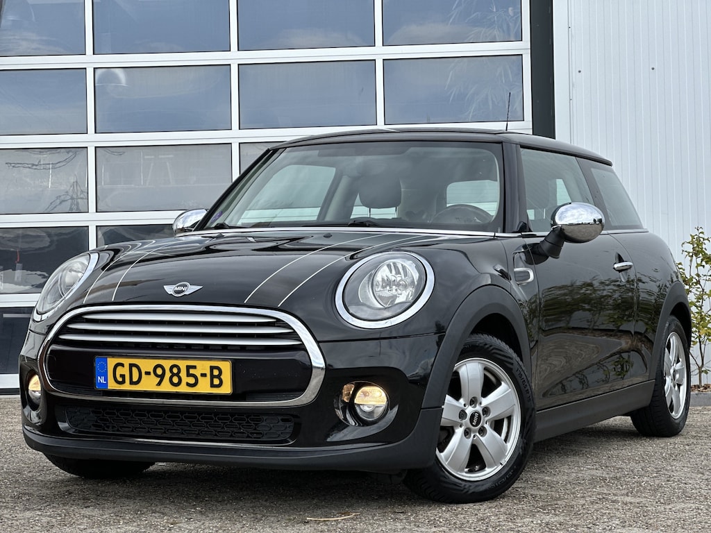 MINI Cooper Mini 1.5 Business 136PK | Airco | Bluetooth | Cruise Control | Elektrische ramen voor | Navigatiesysteem | Stuur multifunctioneel | Zeer nette auto!