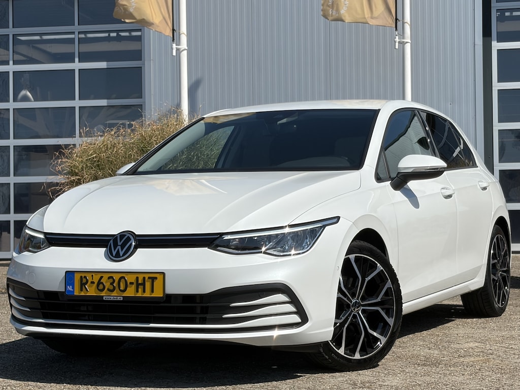 Volkswagen Golf 1.5 eTSI Style 150pk DSG | Virtual Cockpit | Apple Carplay/Android Auto | Cruise control adaptief | Dodehoekdetectie met correctie | Massage stoelen | LED koplampen | Voorstoelen verwarmd | Zeer compleet!